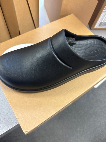 Oofos OOcloog Clog