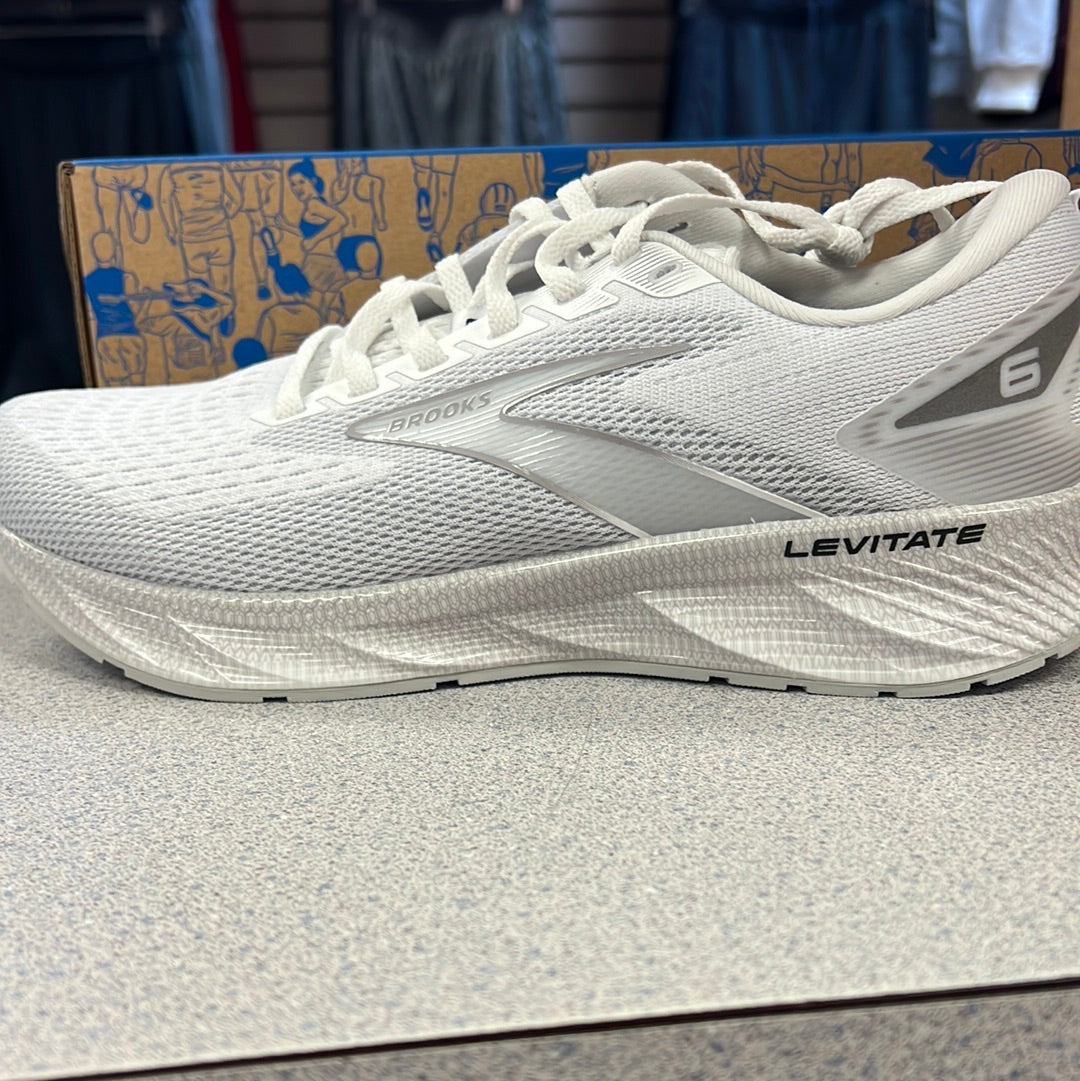 BROOKS レビテイトステルスフィット6 ホワイト／マルチ ２６cm BROOKS レビテイトステルスフィット6 ホワイト／マルチ 26cm